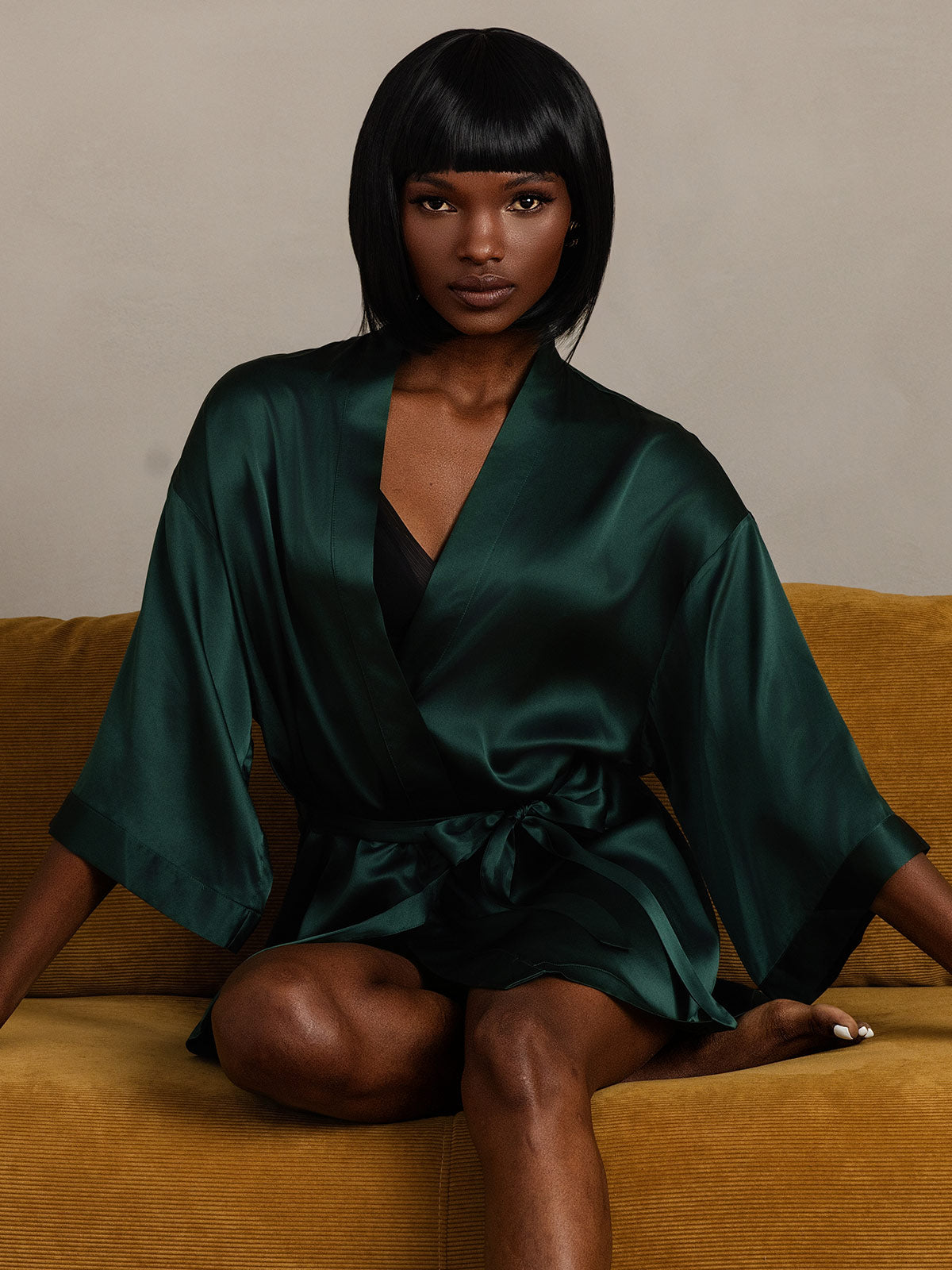 Glänzende reine Seiden Morgenmäntel für Frauen