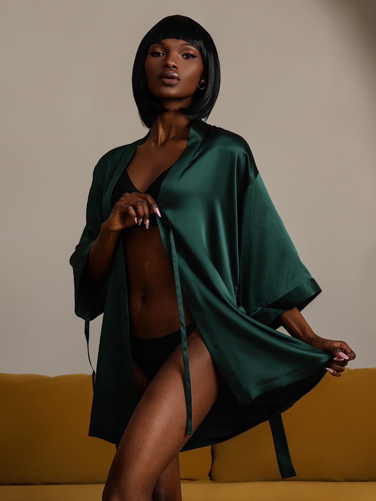 Glänzende reine Seiden Morgenmäntel für Frauen