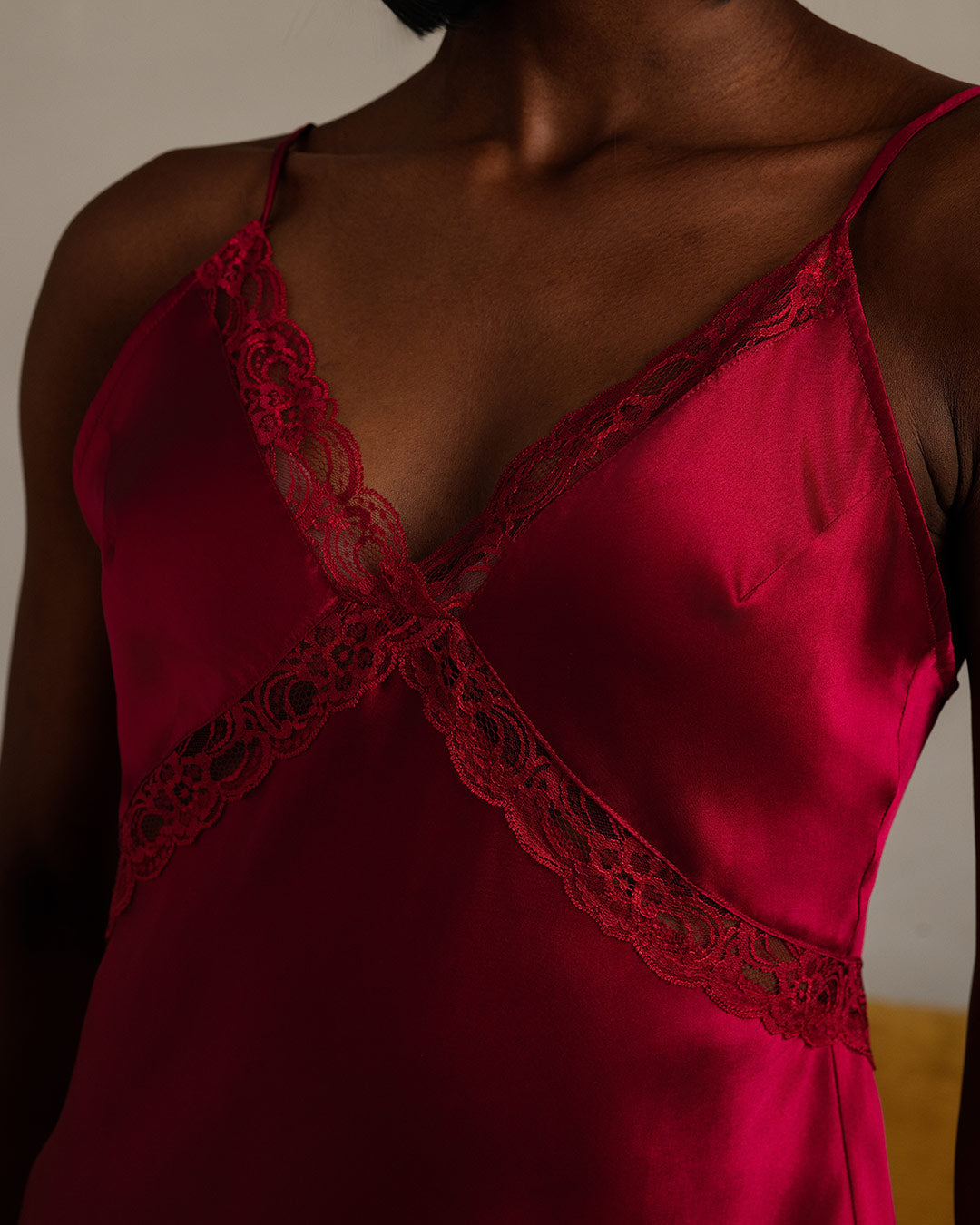 Reine Seide Spaghettiträger Rückenfreies Slipkleid