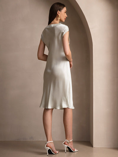 Elegantes Nachthemd mit kurzen Ärmeln aus reiner Seide