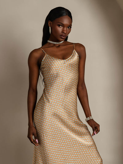 Klassisches langes Seiden-Nachthemd mit Spaghettiträgern