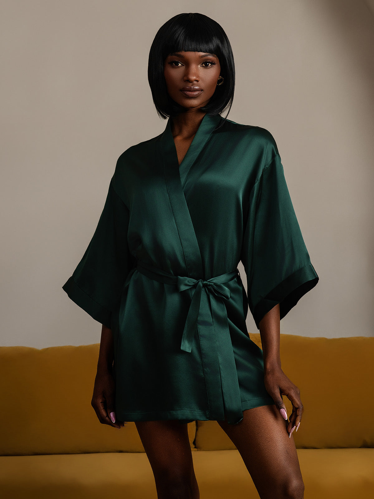 Glänzende reine Seide kurze Morgenmäntel für Frauen