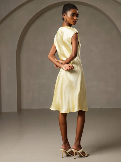 Elegantes Nachthemd mit kurzen Ärmeln aus reiner Seide