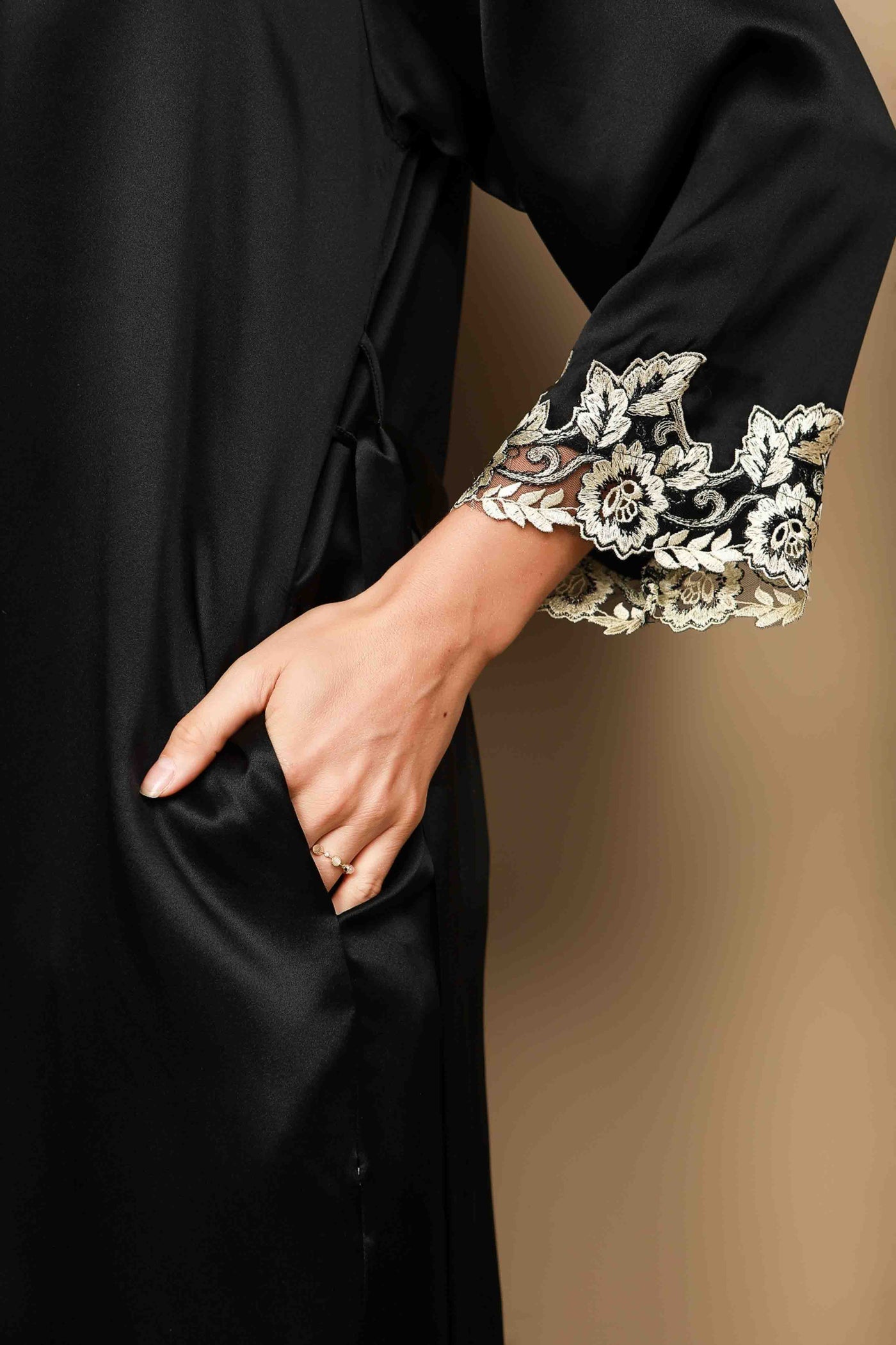 Elegantes Seiden-Nachthemd & Bademantel-Set, 2-Teilig