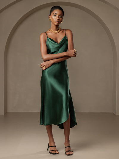 Reines Seidenkleid mit Spaghettiträgern und Schlitz