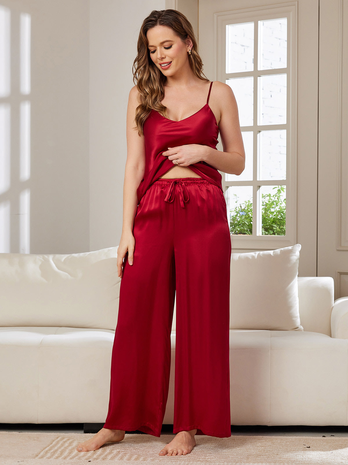 Pyjama-Set aus reiner Seide mit Cami-Top & weiten Hosen