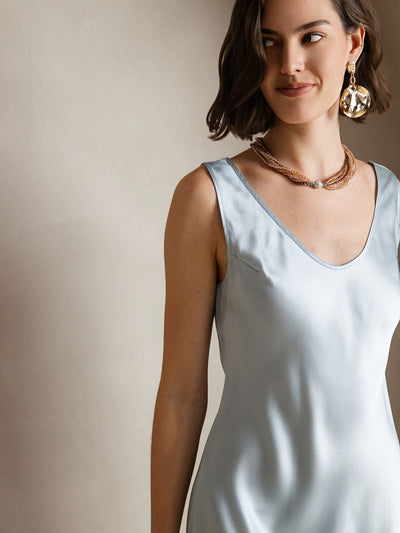 Legeres Midi-Kleid aus reiner Seide mit breiten Trägern